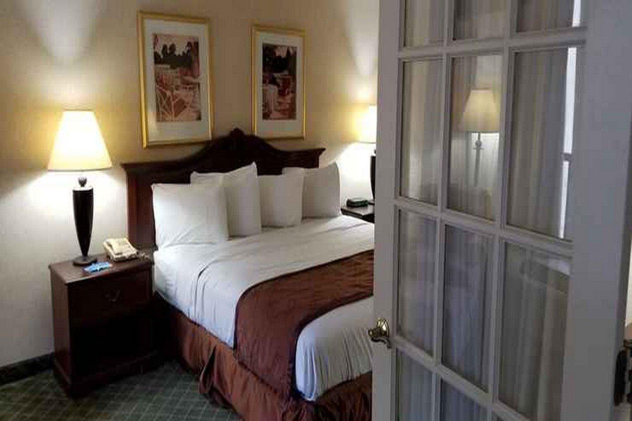 Clarion Inn & Suites フローレンス エクステリア 写真