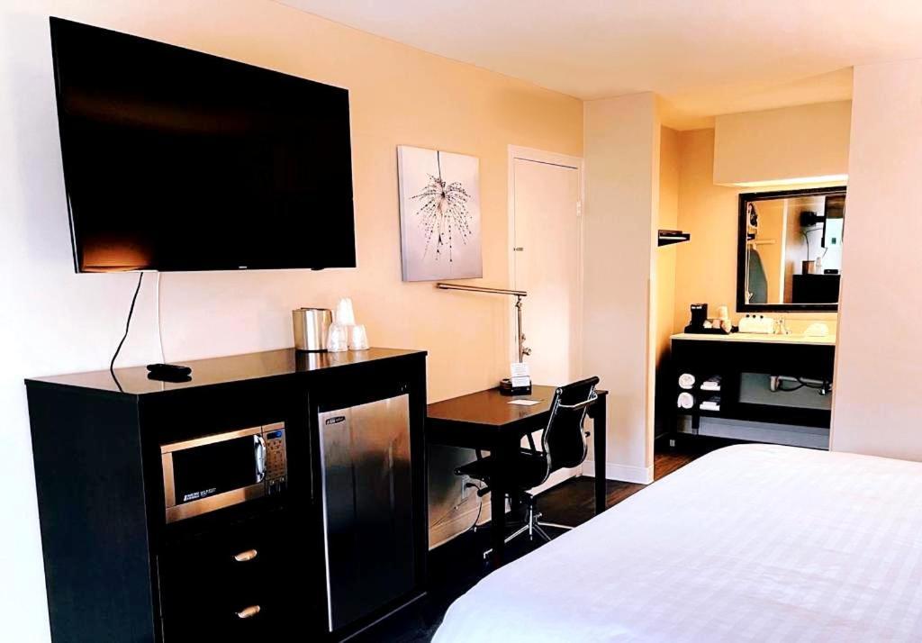 Clarion Inn & Suites フローレンス エクステリア 写真