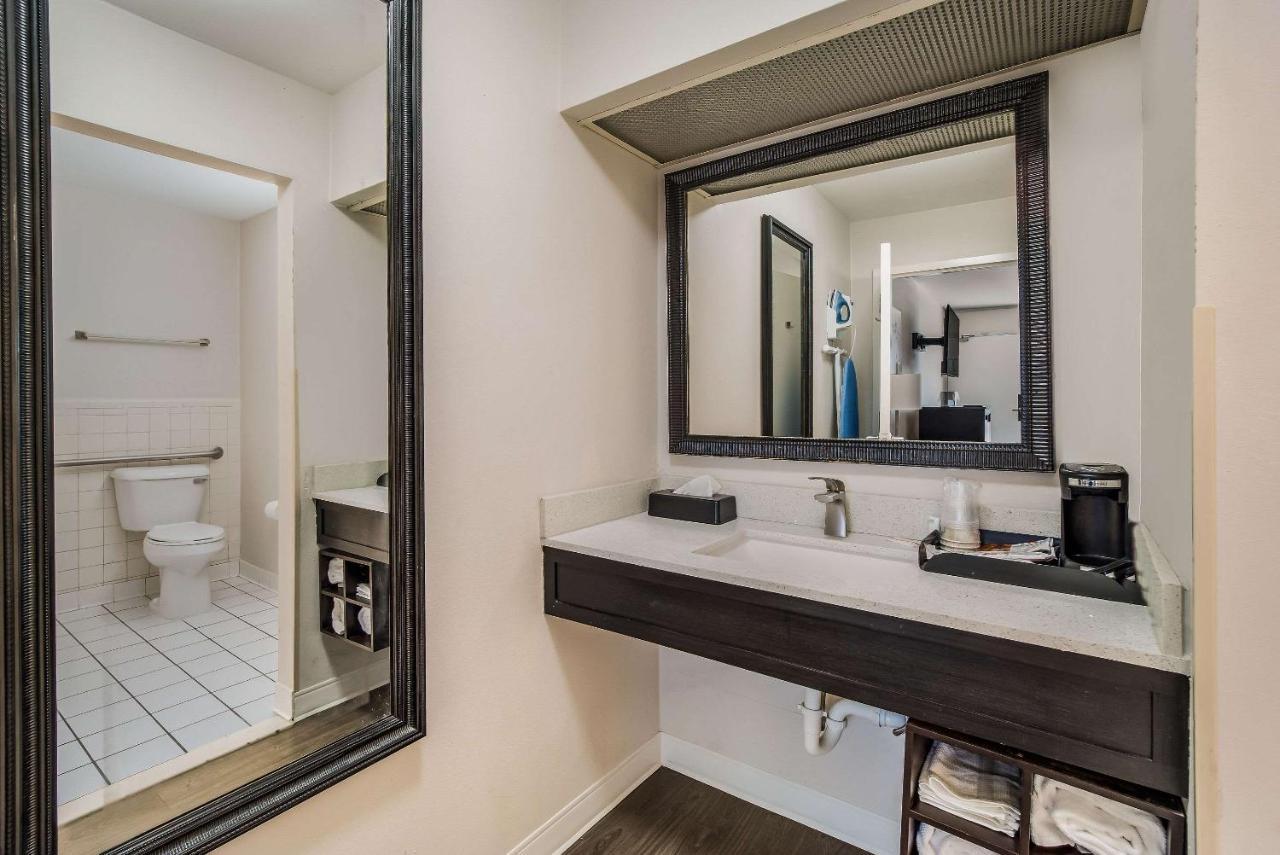 Clarion Inn & Suites フローレンス エクステリア 写真