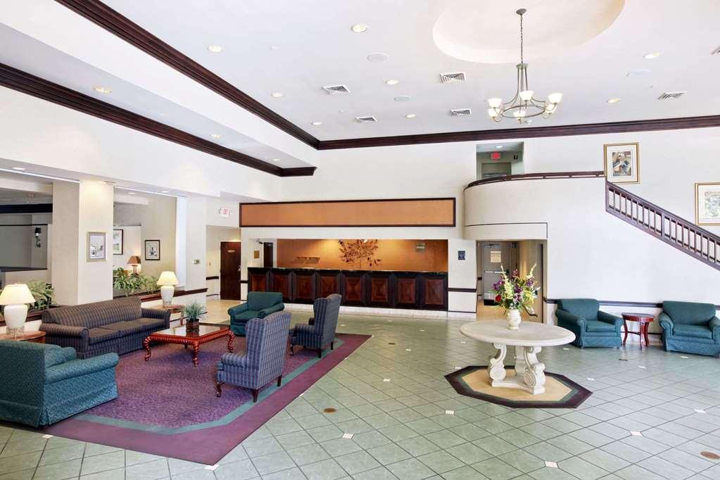 Clarion Inn & Suites フローレンス エクステリア 写真