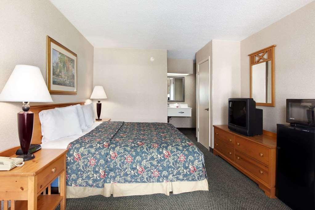 Clarion Inn & Suites フローレンス エクステリア 写真