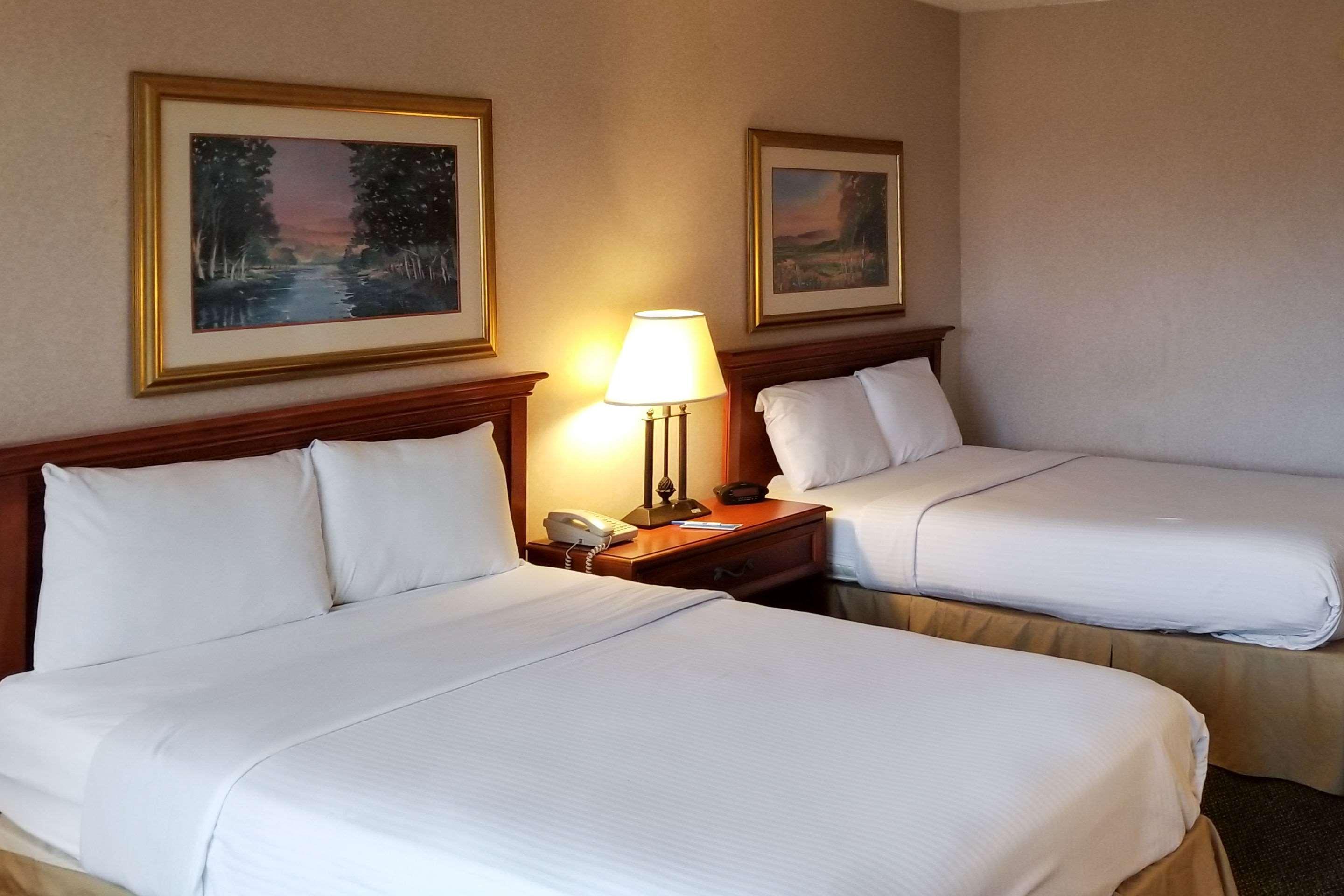 Clarion Inn & Suites フローレンス エクステリア 写真