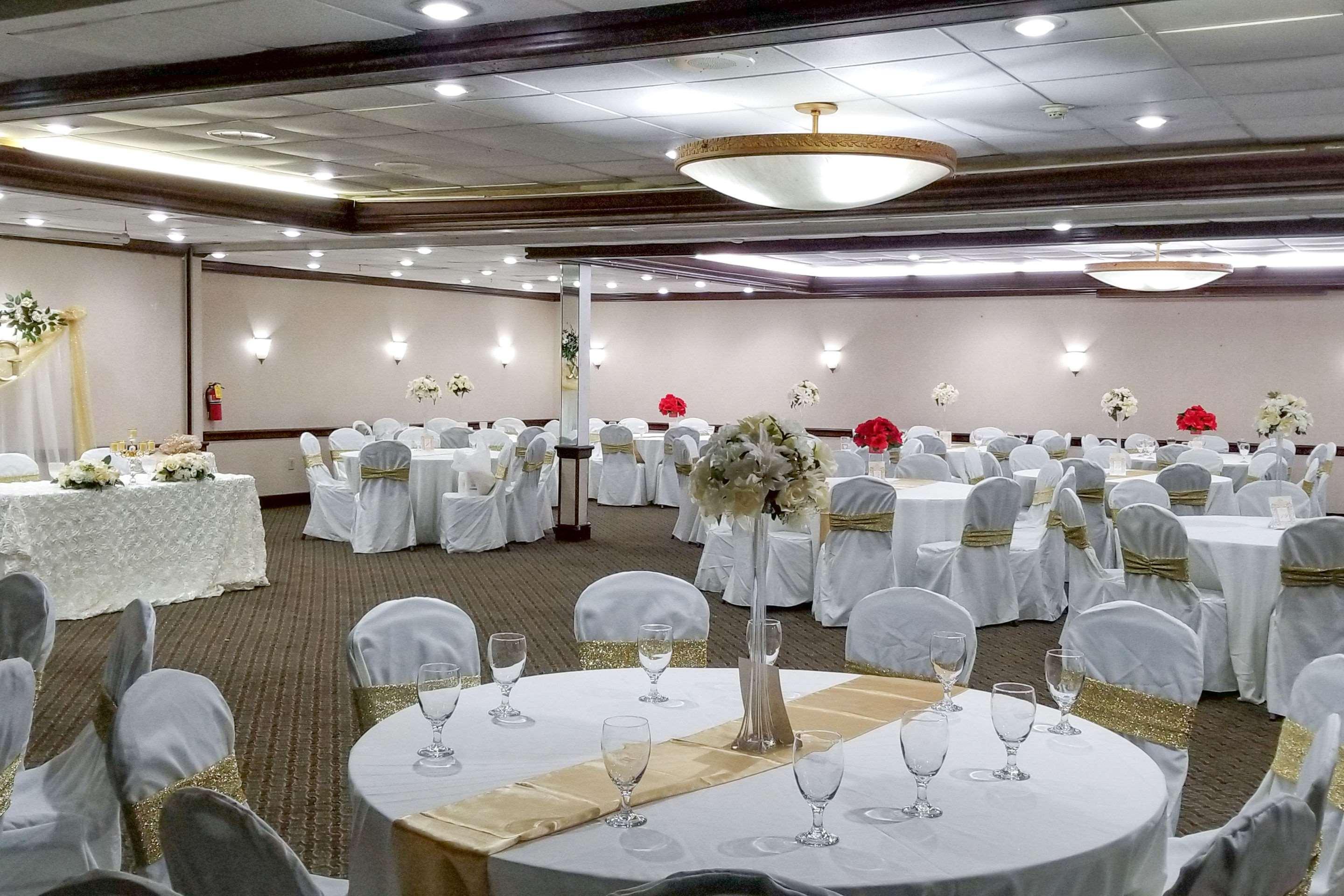 Clarion Inn & Suites フローレンス エクステリア 写真