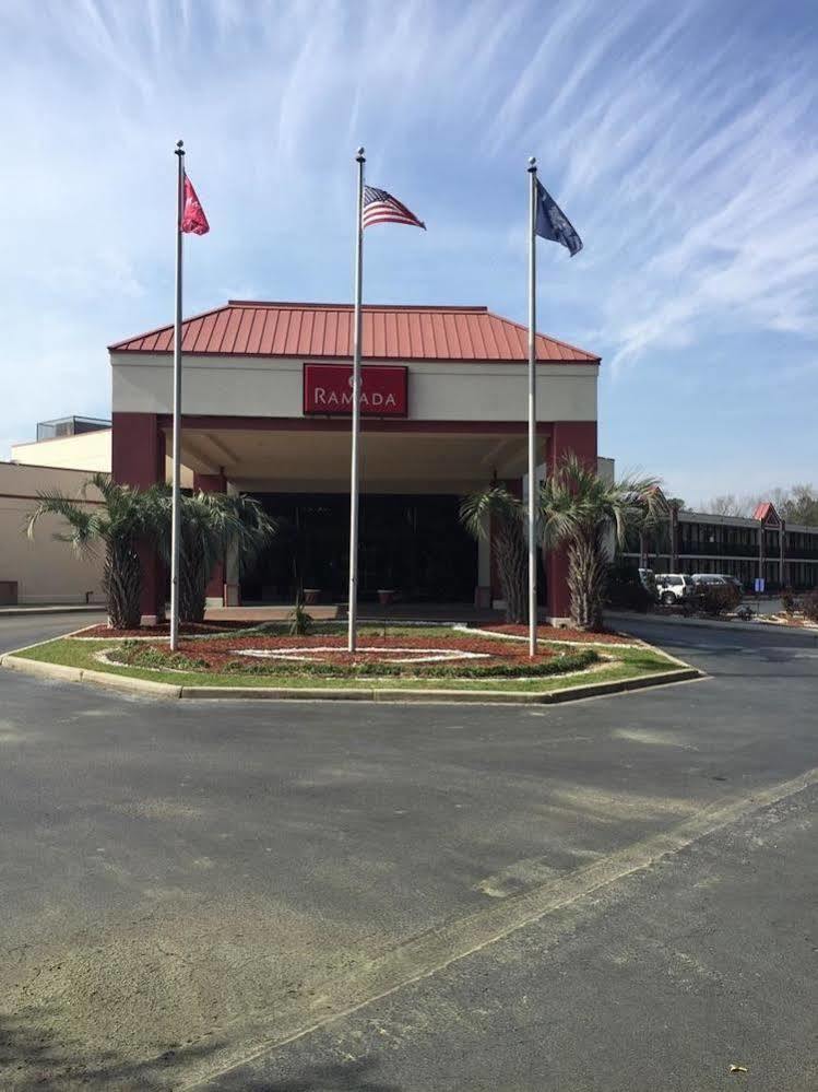 Clarion Inn & Suites フローレンス エクステリア 写真